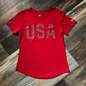 NWOT The Nike Tee size S